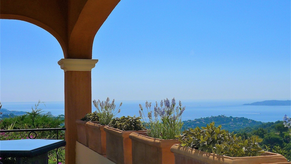 Zeer mooie villa met fantastisch panoramisch uitzicht op zee