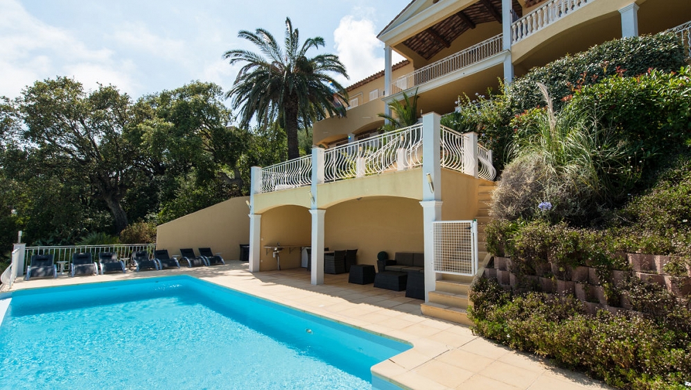 Zeer ruime villa met schitterend zeezicht in Les Issambres ideaal voor verhuur!