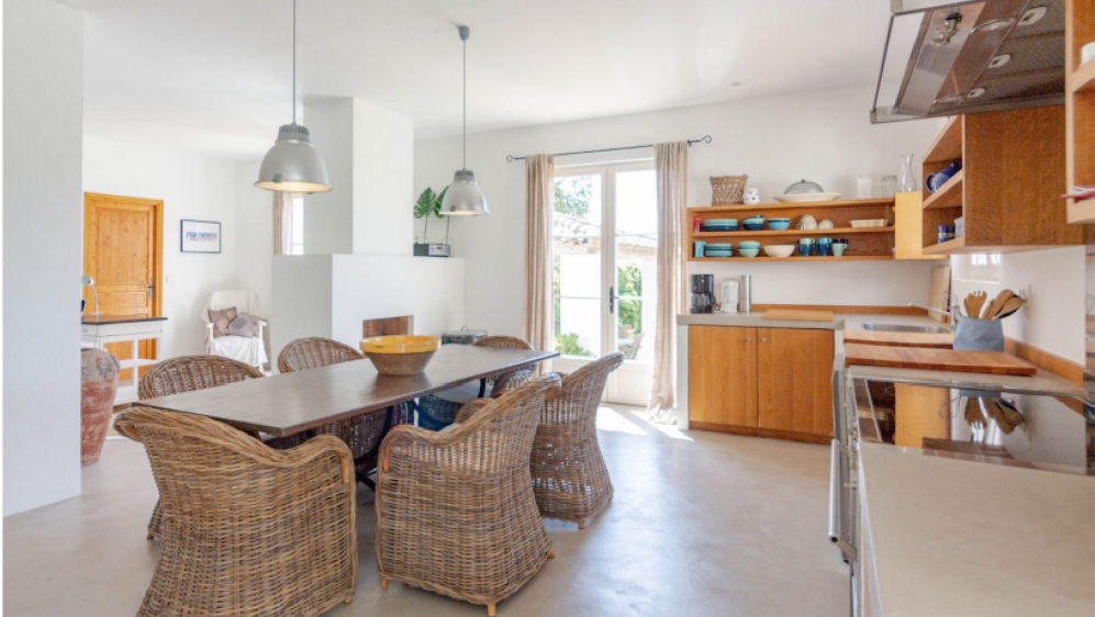 Lovely family house overlooking St Tropez bay and walking distance to the beach and golfcourse