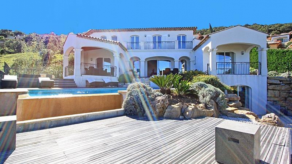 Royale villa op privé domein met prachtig uitzicht op de baai van Saint Tropez