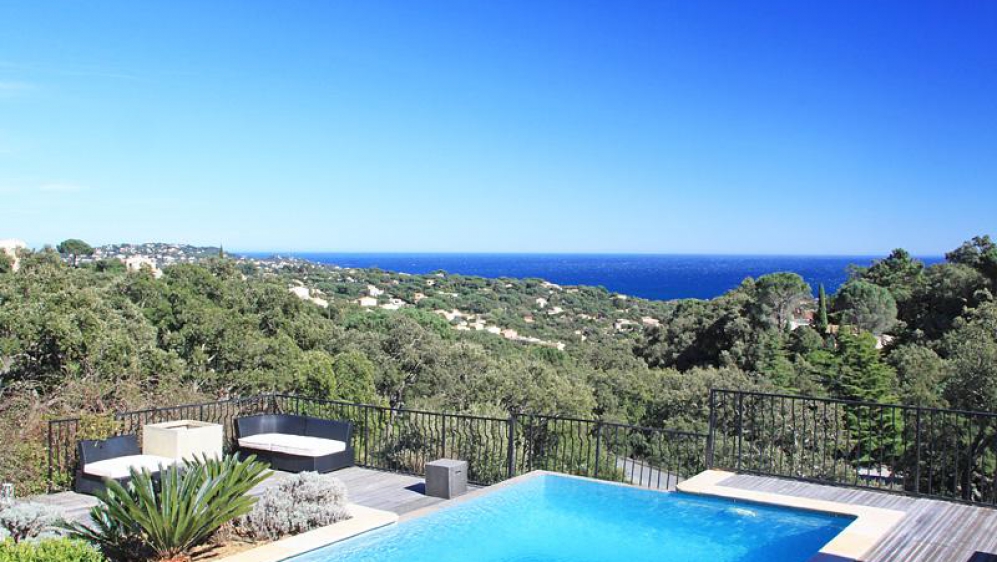 Spacious villa in lovely private domaine overlooking the bay of Saint Tropez