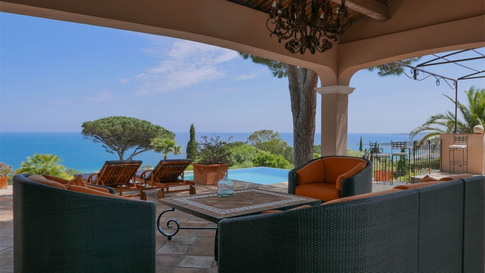 Impressive villa with incredible views of Saint Tropez bay