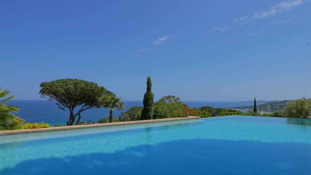 Impressive villa with incredible views of Saint Tropez bay