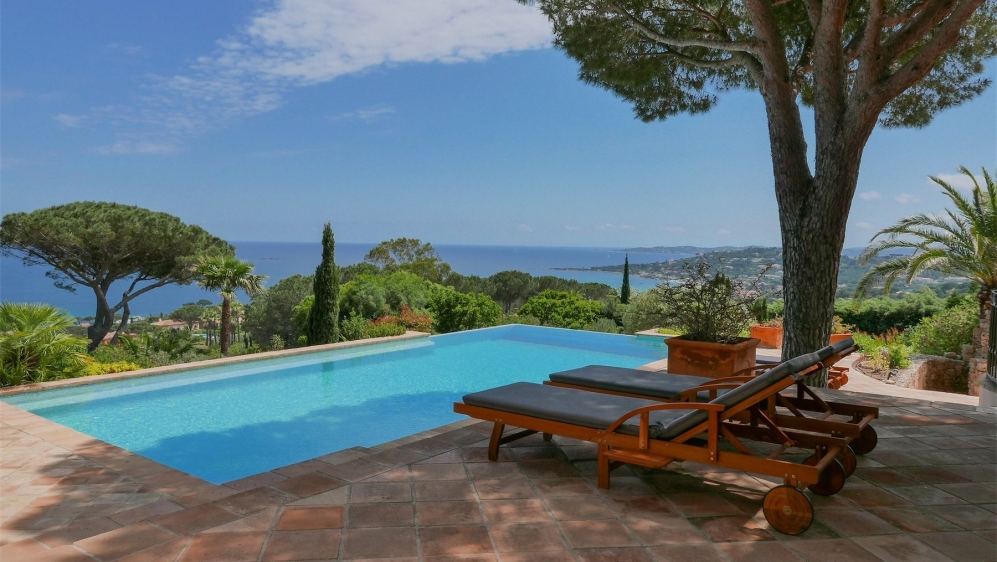 Impressive villa with incredible views of Saint Tropez bay