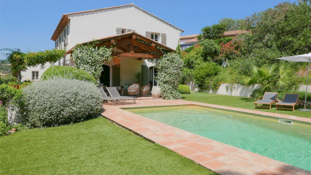 Beautiful charming bastide style villa with lovely garden