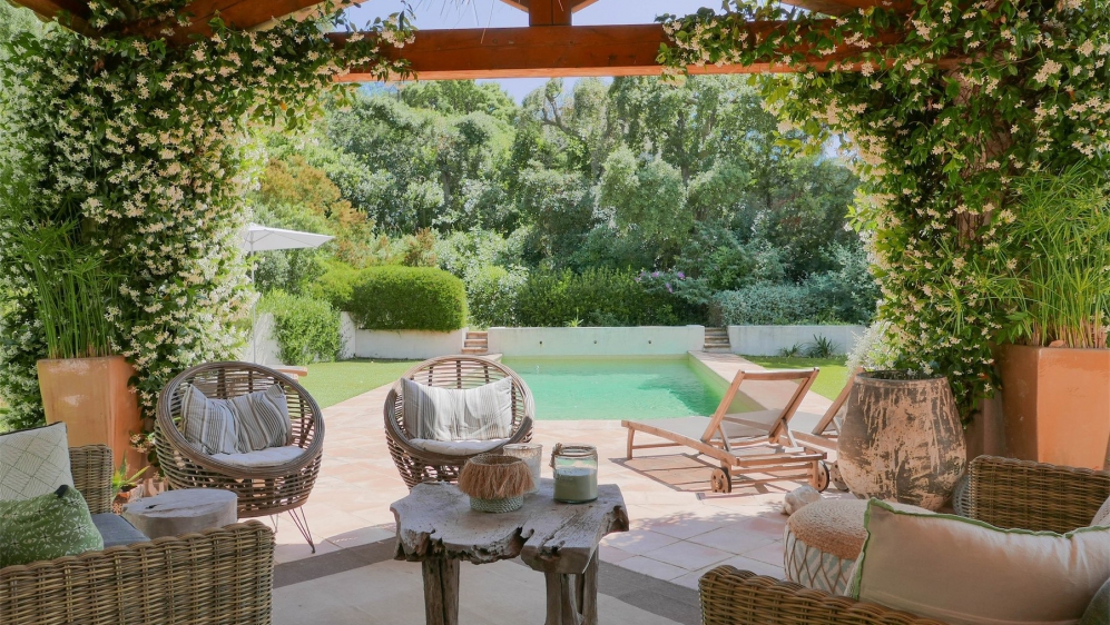 Beautiful charming bastide style villa with lovely garden