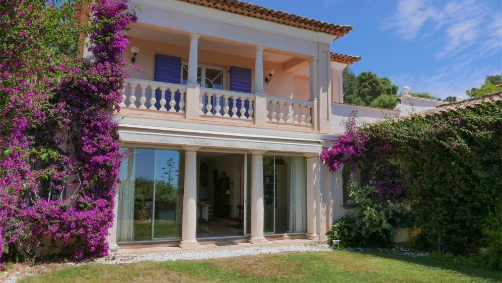 Beautiful luxurious villa offering amazing views of Saint Tropez bay