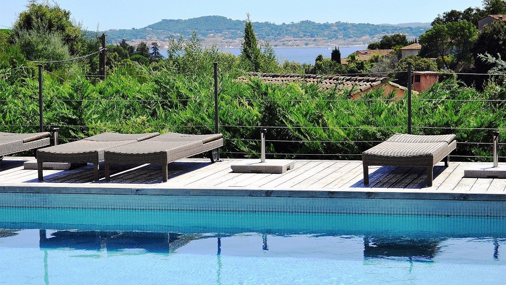 Beautiful modern sea view villa at walking distance to the beach!