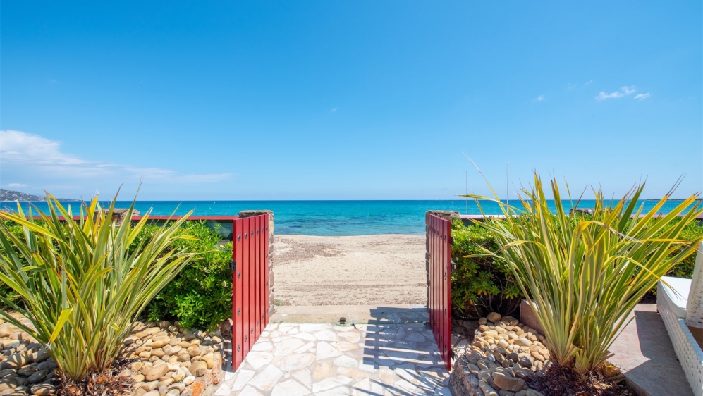 Unique frontline beach villa for sale on La Nartelle beach Sainte Maxime
