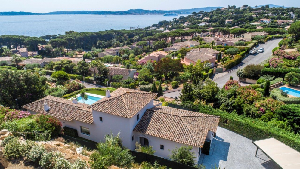 AAA-Location for this magnificent Provencal villa drastically reduced in price!