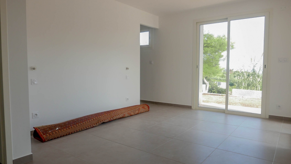 Contemporary new build villa with small sea view and just 300m from the beach