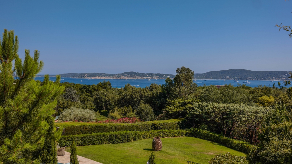 Amazing luxurious dream estate in private domain overlooking the bay of Saint Tropez