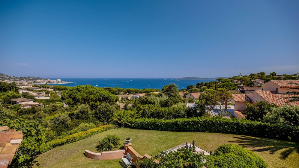 Schitterende topkwaliteit Provencaalse villa met zeezicht in privé domein dichtbij het strand