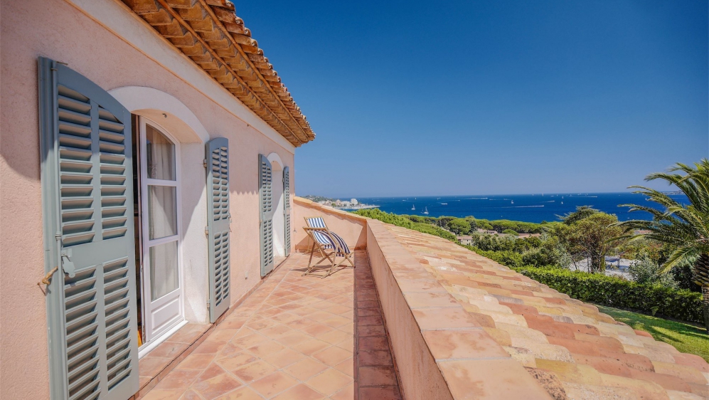 Schitterende topkwaliteit Provencaalse villa met zeezicht in privé domein dichtbij het strand