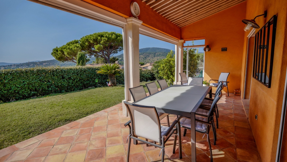 Perfectly maintained Provencal villa in lovely location