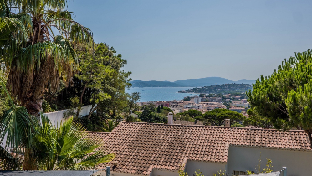 Luxurious contemporary villa within walking distance to the sea and centre of Sainte Maxime
