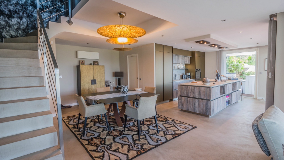 Luxurious contemporary villa within walking distance to the sea and centre of Sainte Maxime