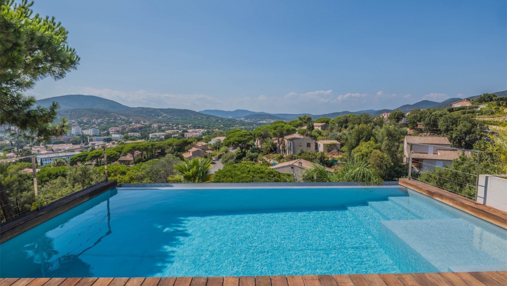 Luxurious contemporary villa within walking distance to the sea and centre of Sainte Maxime