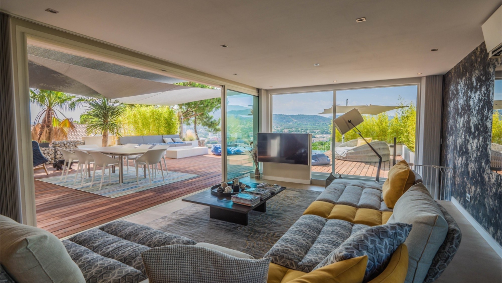 Luxurious contemporary villa within walking distance to the sea and centre of Sainte Maxime