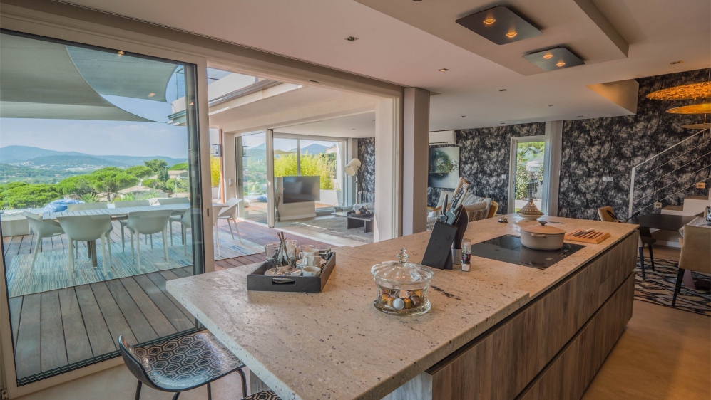 Luxurious contemporary villa within walking distance to the sea and centre of Sainte Maxime
