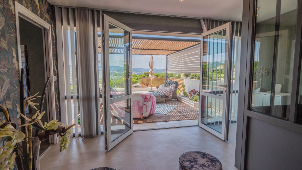 Luxurious contemporary villa within walking distance to the sea and centre of Sainte Maxime