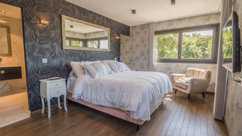 Luxurious contemporary villa within walking distance to the sea and centre of Sainte Maxime