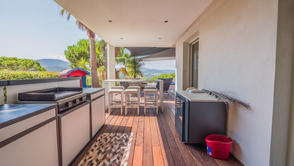 Luxurious contemporary villa within walking distance to the sea and centre of Sainte Maxime