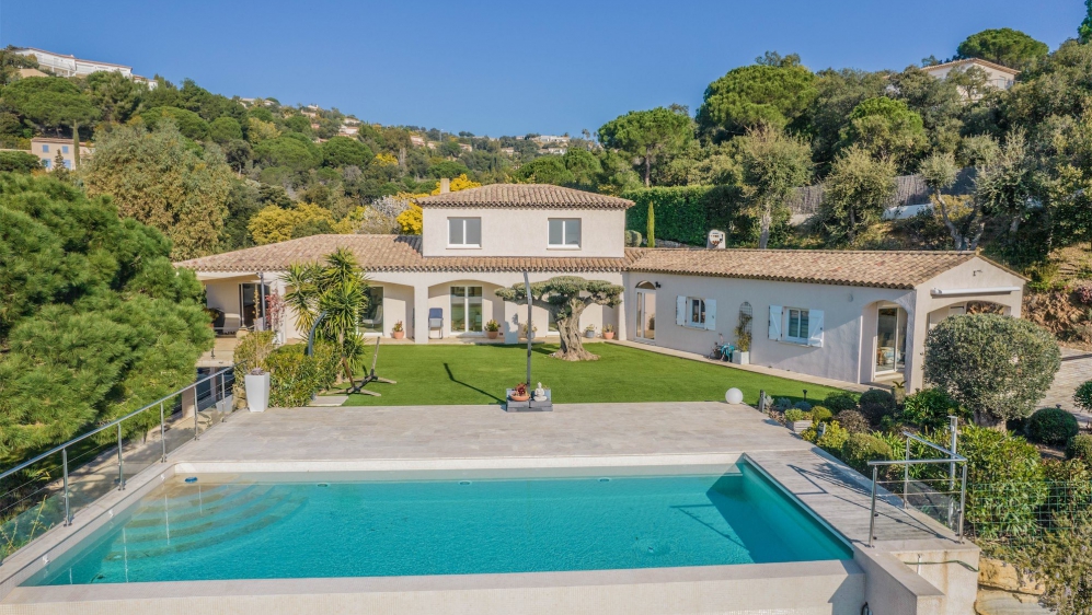 Fantastische familie villa in beveiligd domein dicht bij het strand