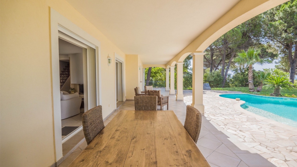 Prime investment opportunity: Stunning villa with expansive sea views in prime location in Sainte-Maxime
