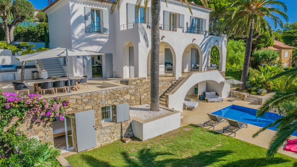 Luxurious 1930s Villa with Panoramic Sea Views in toplocation of Sainte-Maxime