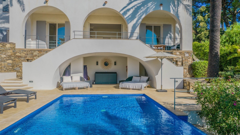 Luxurious 1930s Villa with Panoramic Sea Views in toplocation of Sainte-Maxime