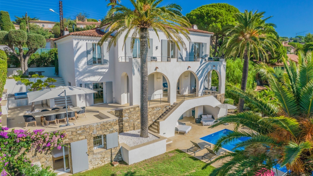 Luxurious 1930s Villa with Panoramic Sea Views in toplocation of Sainte-Maxime