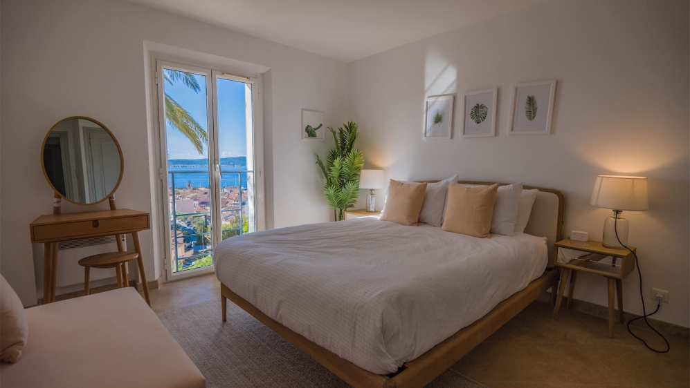 Luxurious 1930s Villa with Panoramic Sea Views in toplocation of Sainte-Maxime