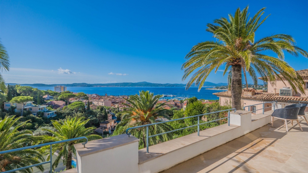 Luxurious 1930s Villa with Panoramic Sea Views in toplocation of Sainte-Maxime