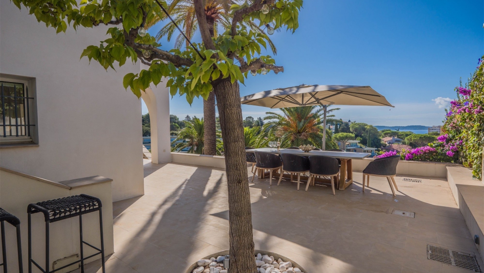 Luxurious 1930s Villa with Panoramic Sea Views in toplocation of Sainte-Maxime