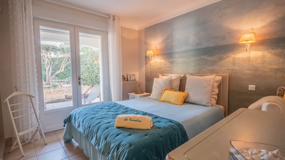 Charmante villa met schitterend zeezicht op loopafstand van het strand