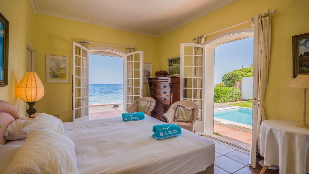 Unieke Waterfront villa aan zee in Sainte Maxime – Een zeldzame kans aan de Golf van Saint-Tropez
