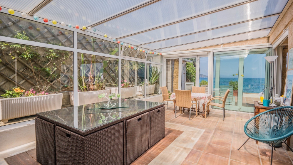 Unieke Waterfront villa aan zee in Sainte Maxime – Een zeldzame kans aan de Golf van Saint-Tropez