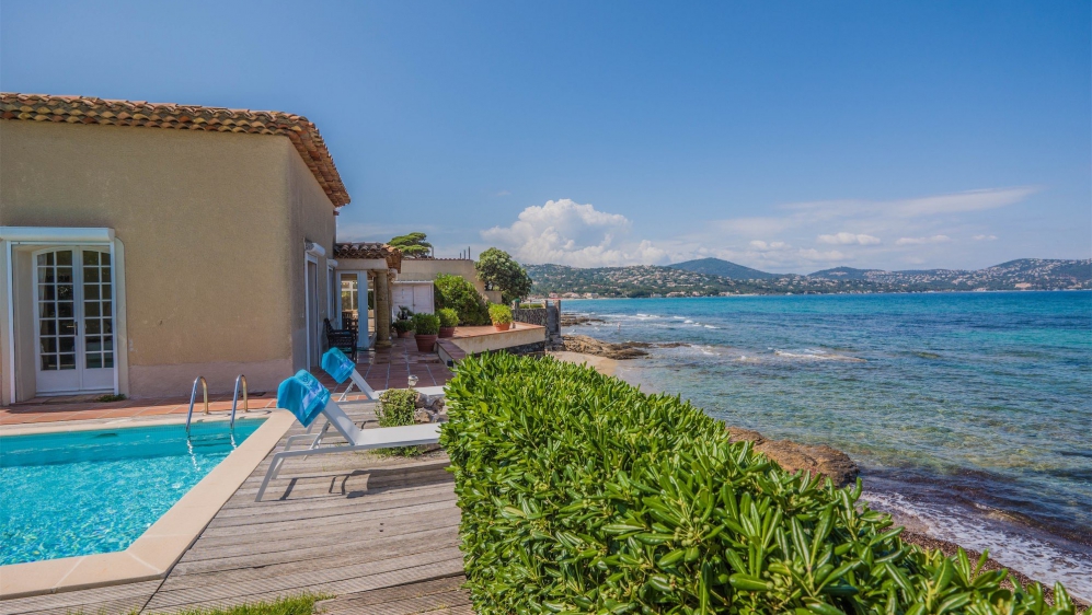 Unieke Waterfront villa aan zee in Sainte Maxime – Een zeldzame kans aan de Golf van Saint-Tropez