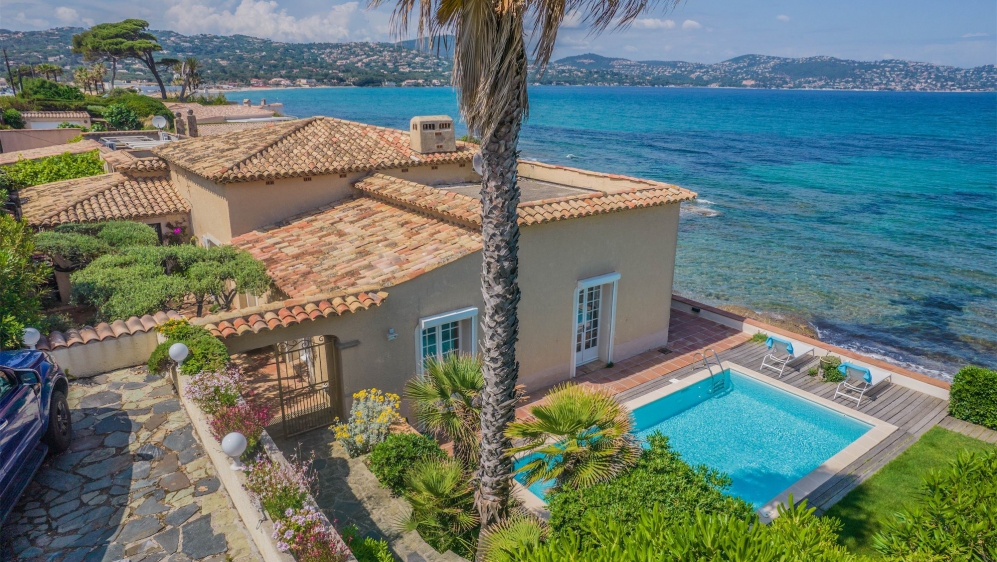 Unieke Waterfront villa aan zee in Sainte Maxime – Een zeldzame kans aan de Golf van Saint-Tropez