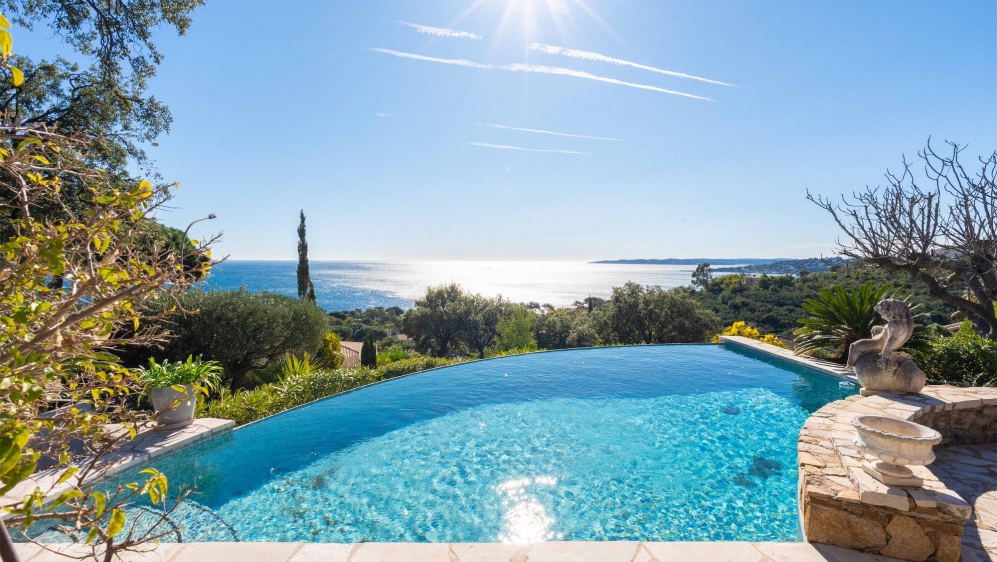 Super charmant Provencaals huis met uitzonderlijk panoramisch zeezicht - Buitenkans!