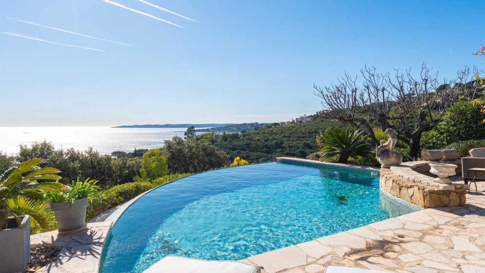 Super charmant Provencaals huis met uitzonderlijk panoramisch zeezicht - Buitenkans!