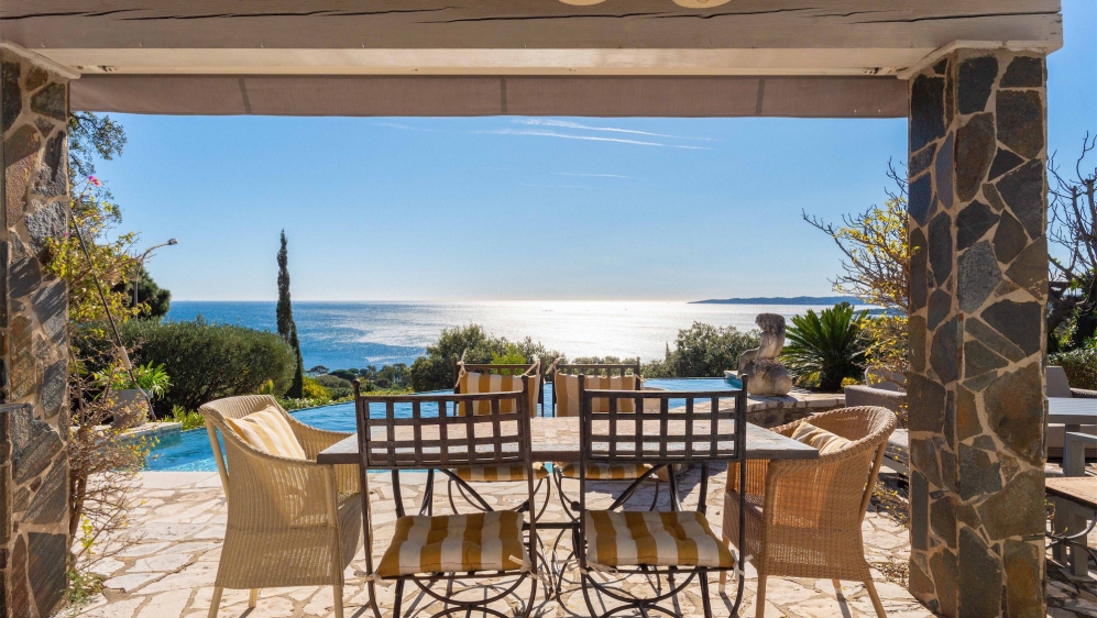 Super charmant Provencaals huis met uitzonderlijk panoramisch zeezicht - Buitenkans!