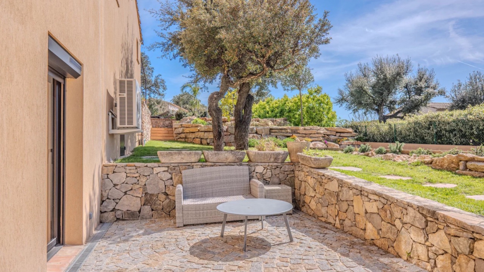 Stijlvolle en volledig gerenoveerde Provencaalse villa op geweldige locatie!