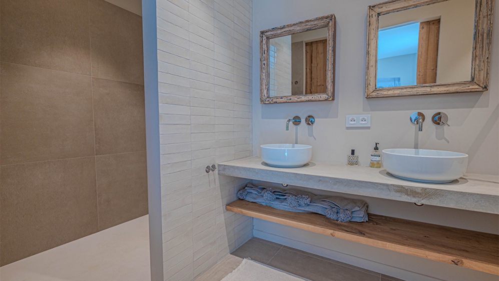 Bohemian-chic villa met zeezicht in Sainte-Maxime op loopafstand strand, jachthaven en centrum