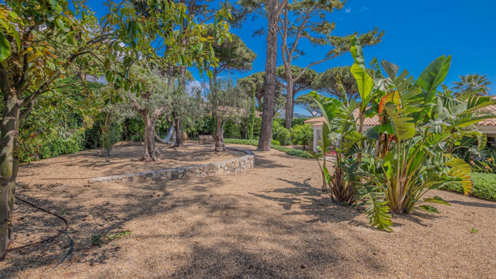Bohemian-chic villa met zeezicht in Sainte-Maxime op loopafstand strand, jachthaven en centrum