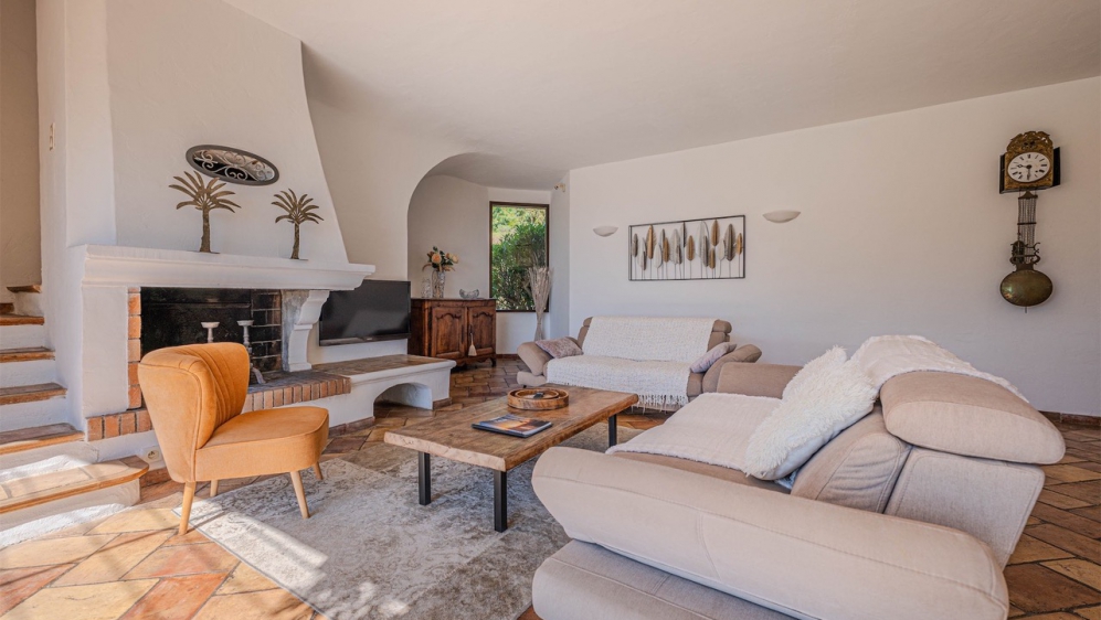 Karaktervolle villa op toplocatie met schitterend zeezicht en enorm potentieel - BUITENKANS!!!