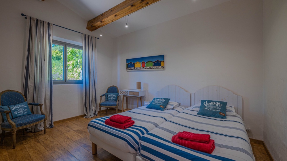 Karaktervolle villa op toplocatie met schitterend zeezicht en enorm potentieel - BUITENKANS!!!