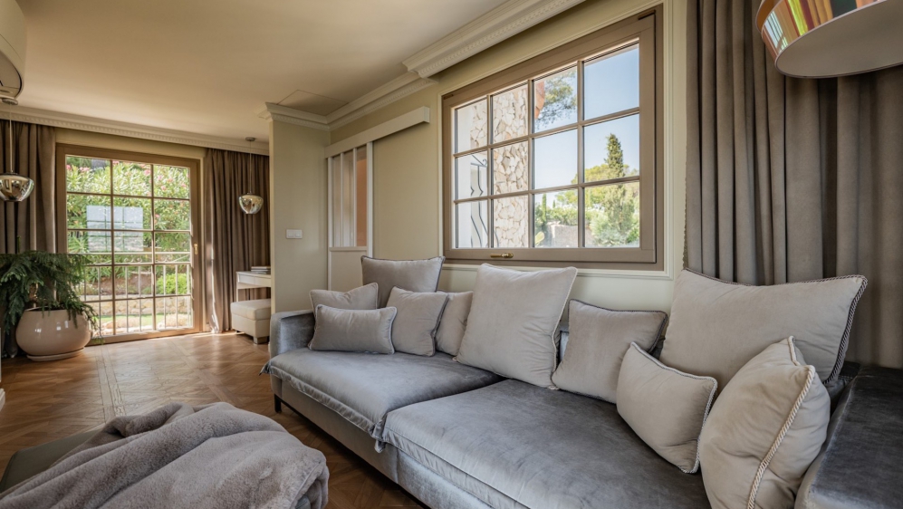 Exclusive villa with the most spectacular views over La Nartelle beach and the sea