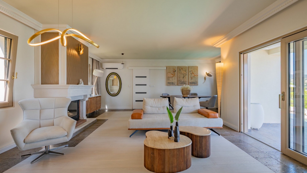 Exclusive villa with the most spectacular views over La Nartelle beach and the sea